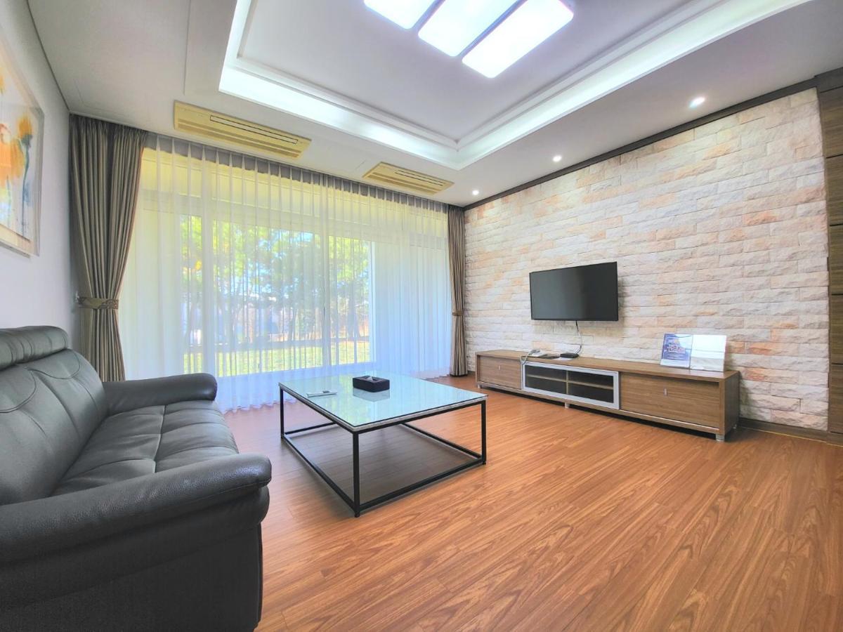 Castlex Golf Villa Seogwipo Exterior photo